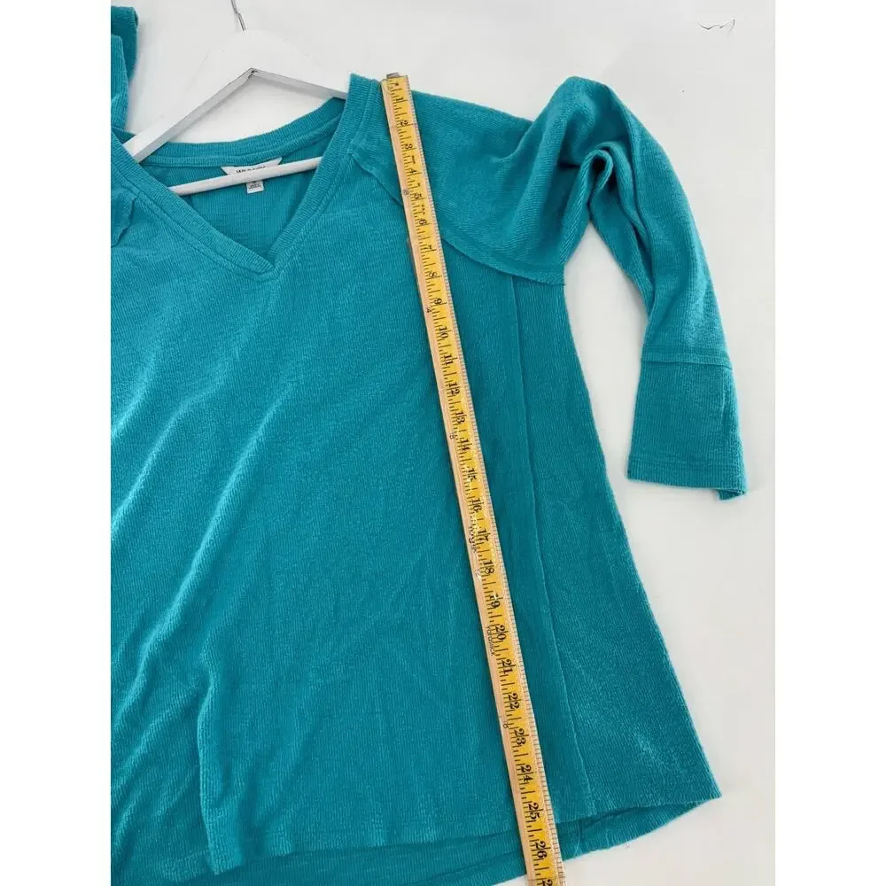 Wildfox Sweater Womens Medium Teal Blue V Neck Soft Knit Stretchy Pullover Top